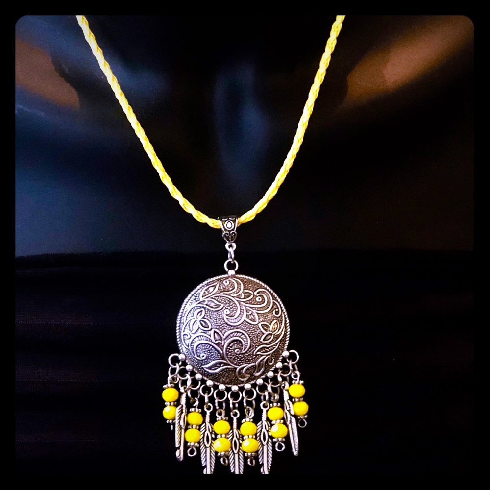 New with tag handmade necklace